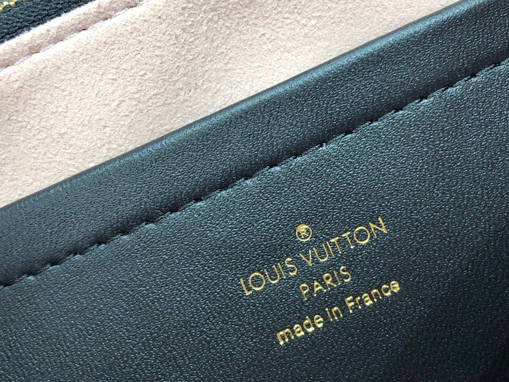 Louis Vuitton POCHETTE COUSSIN 20cm Black