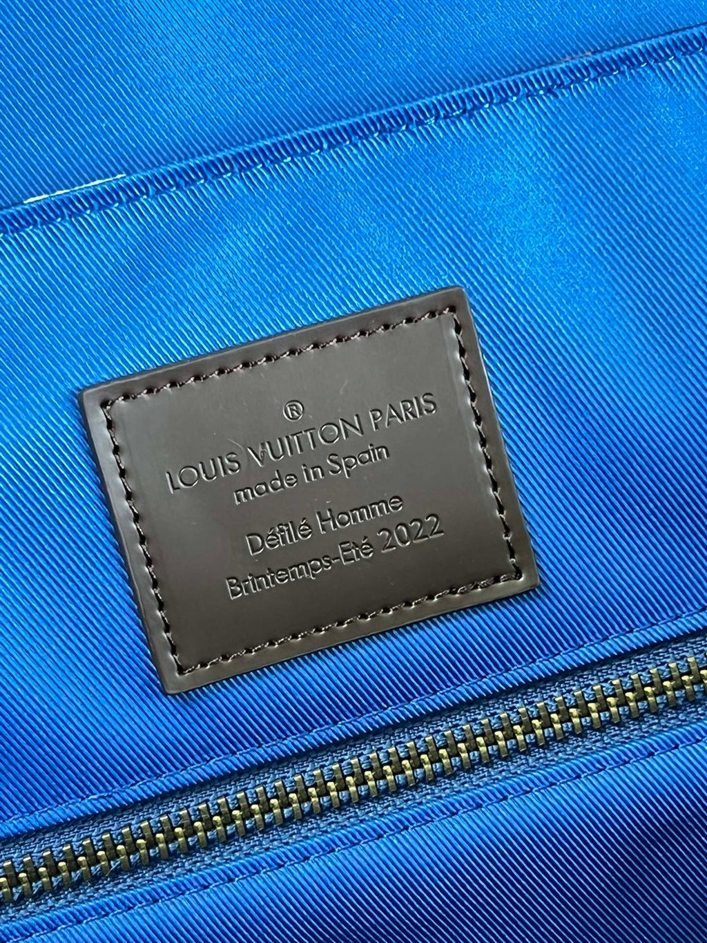 Louis Vuitton M59662 Christopher 44cm