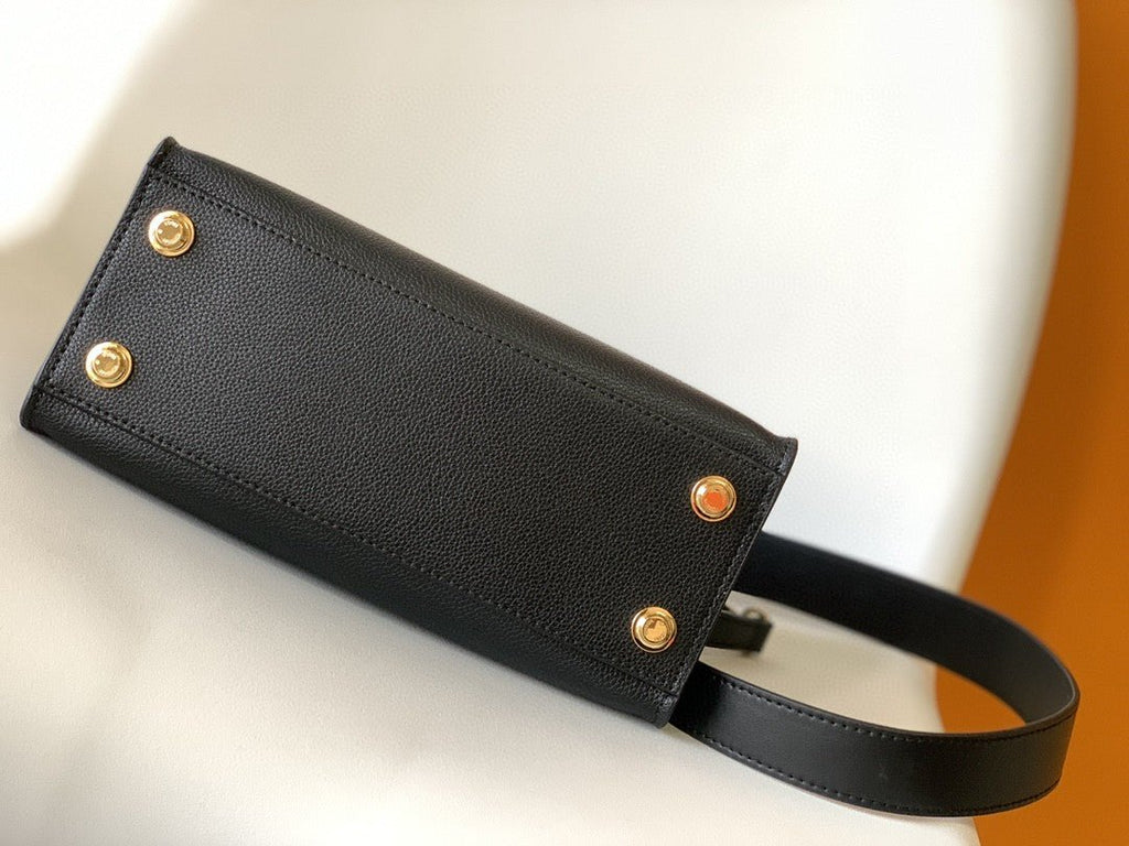 Louis Vuitton M57728 On My Side PM 30cm Black