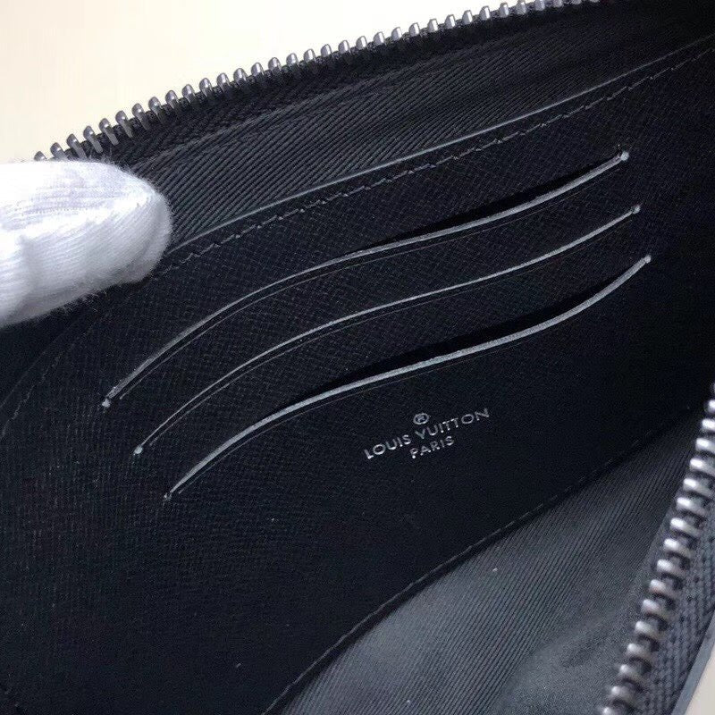 Louis Vuitton Discovery Pochette PM Monogram