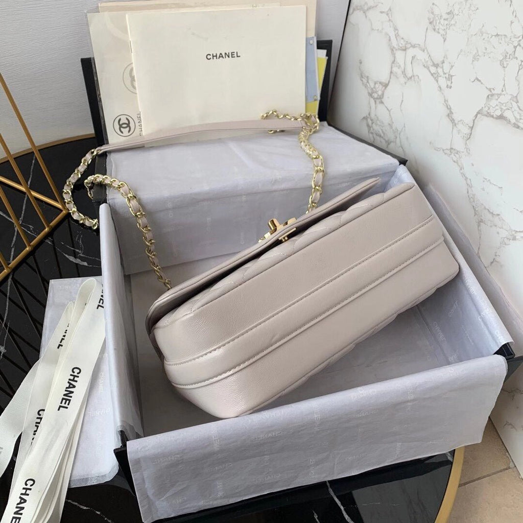 Chanel Classic Flapbag Gold Hardware 23cm