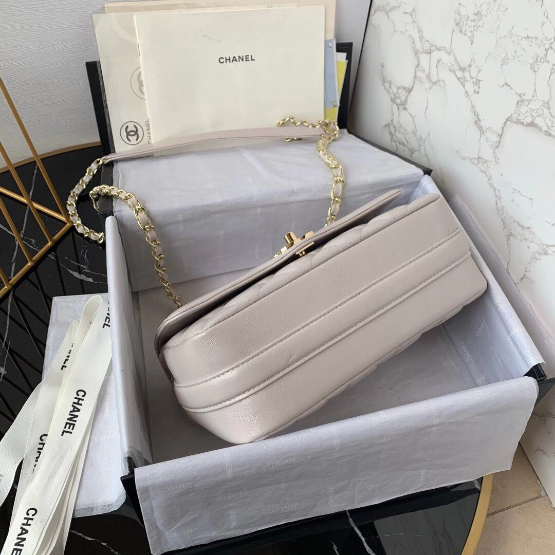 Chanel Classic Flapbag Gold Hardware 23cm