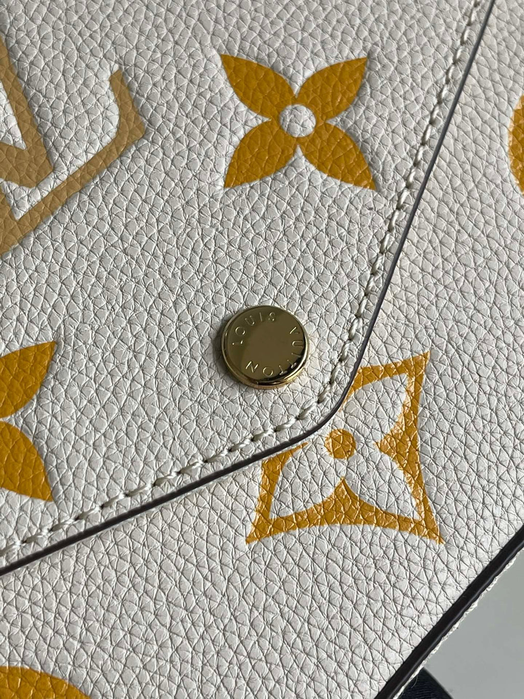Louis Vuitton Vitorine Wallet 21cm White
