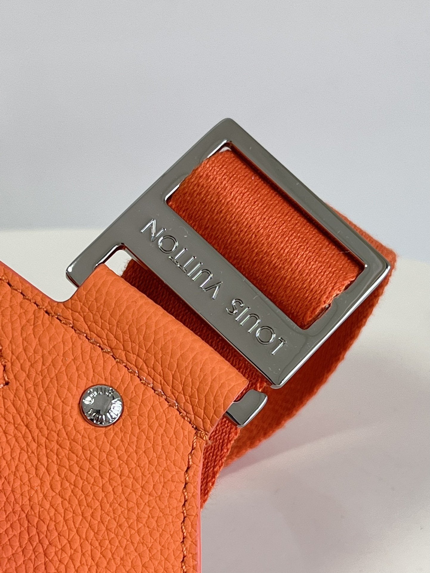 Louis Vuitton Aerogram Slingbag Orange For Men, Men’s Bags 30cm LV M59625