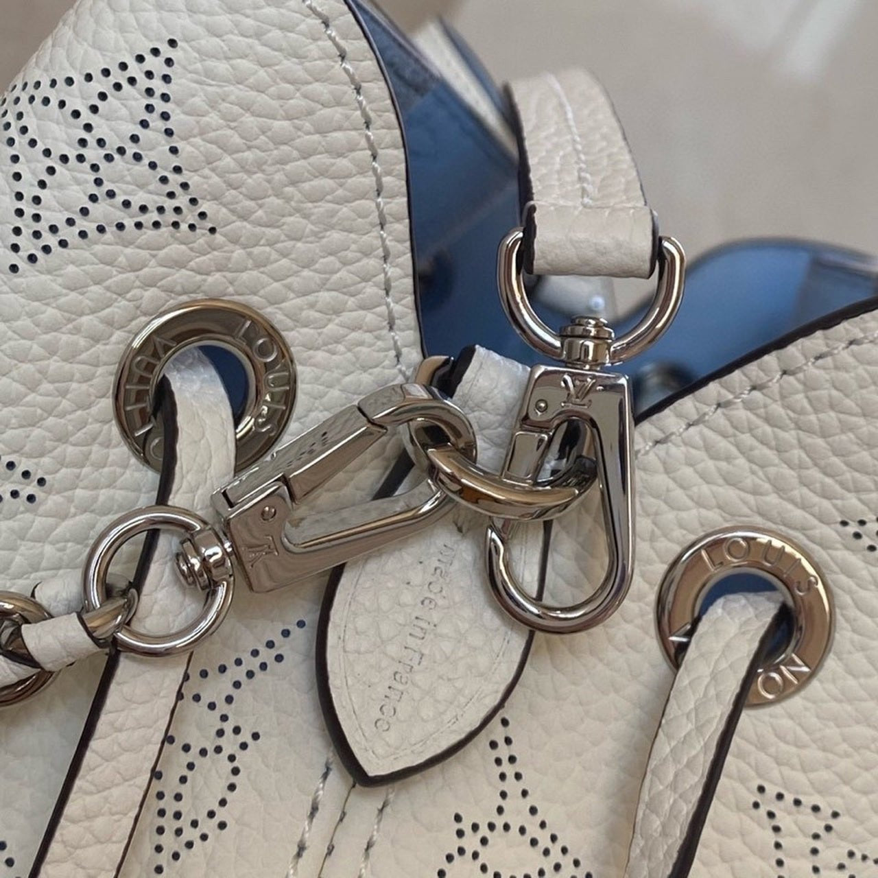 Louis Vuitton Bella Bucket Bag 22cm Mahina Calfskin Leather Spring/Summer Collection M57855 Light Blue