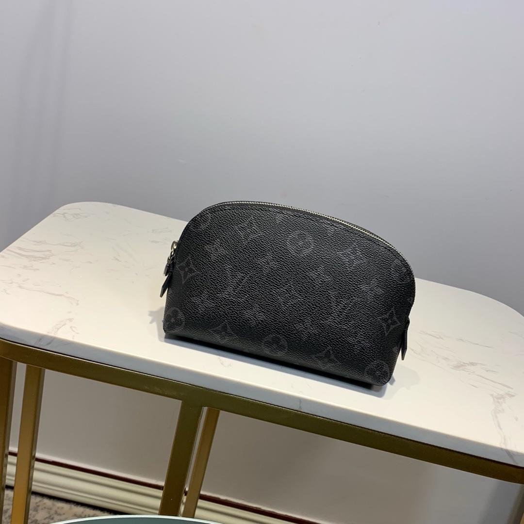 Louis Vuitton Cosmetic Pouch 19cm Black