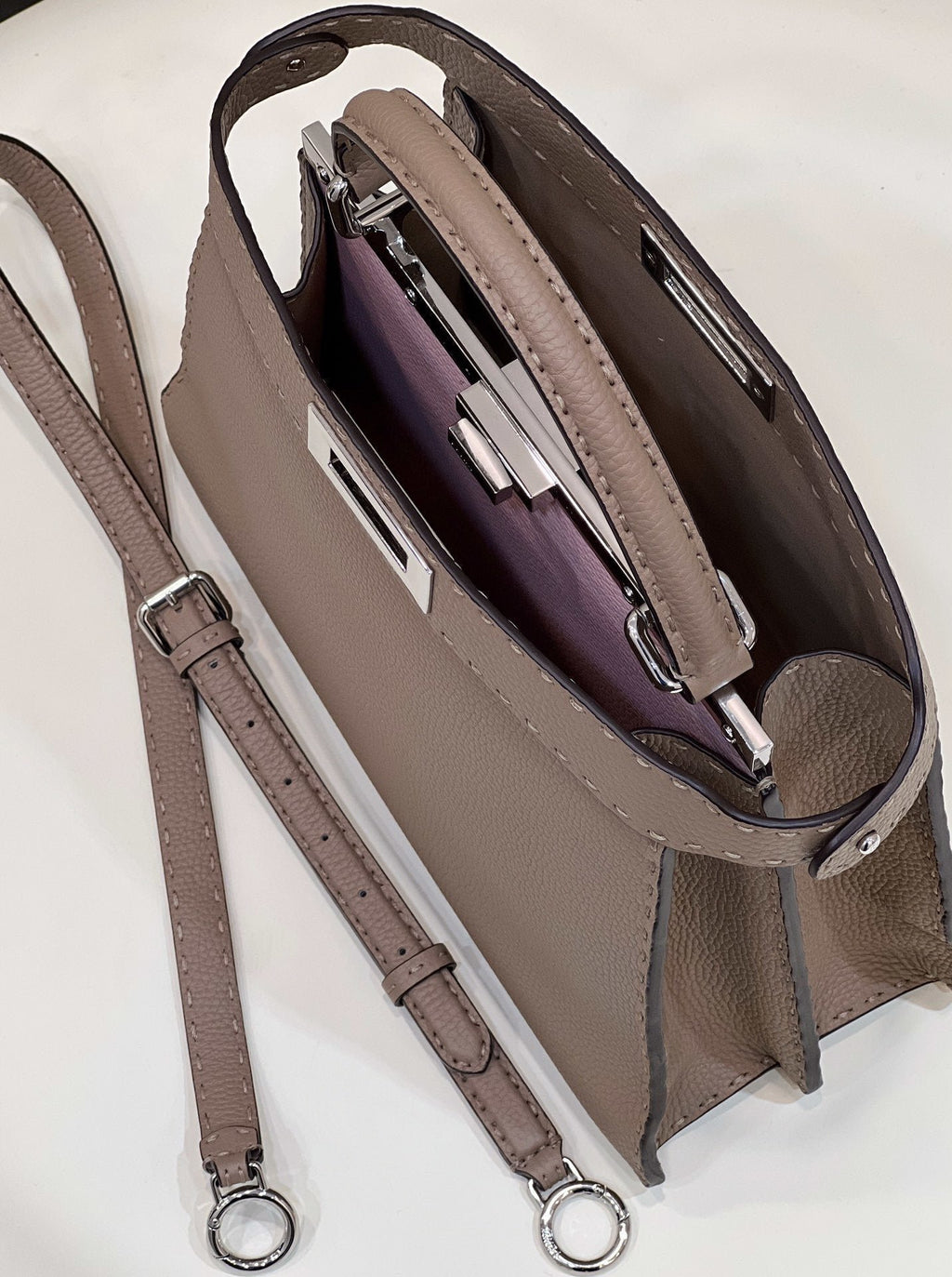 Fendi Peekaboo Iseeu Medium 33cm Brown