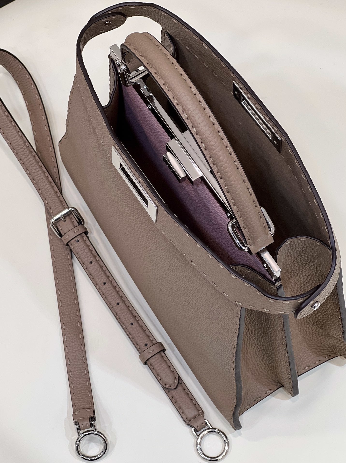 Fendi Peekaboo Iseeu Medium 33cm Brown