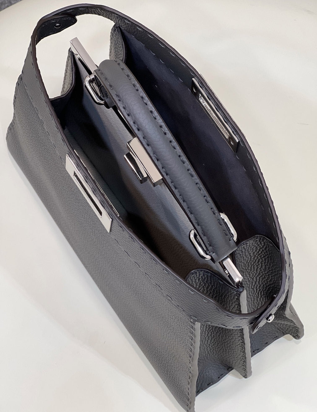 Fendi Peekaboo Iseeu Medium 33cm Black