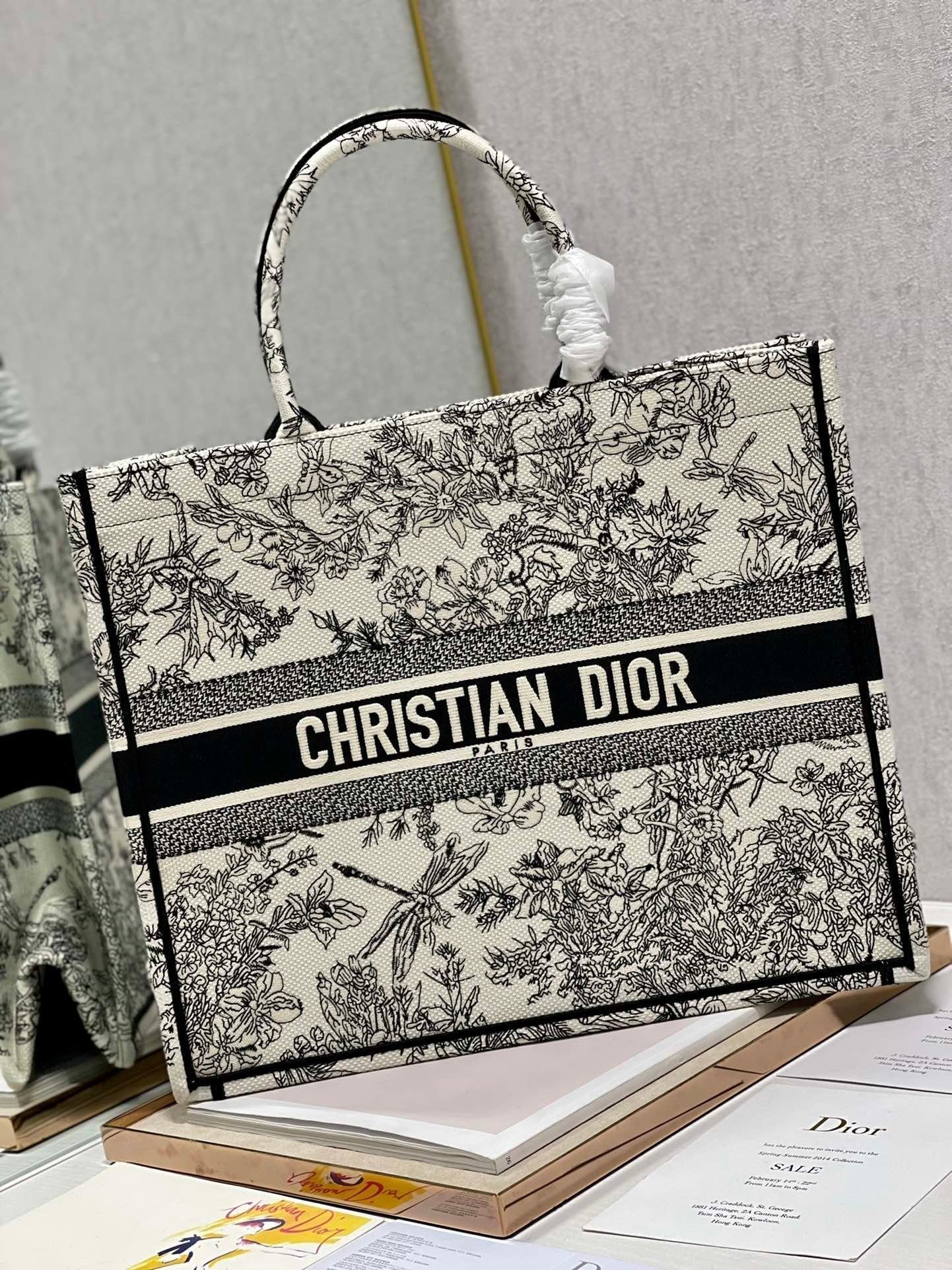 Christina Dior Book Tote Bag 41 cm Black/Beige