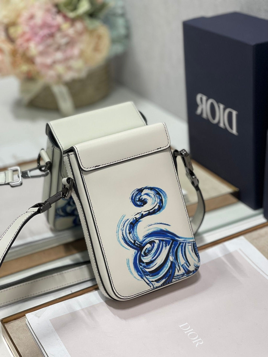 Christian Dior D-Bubble Bucket Bag 19cm White