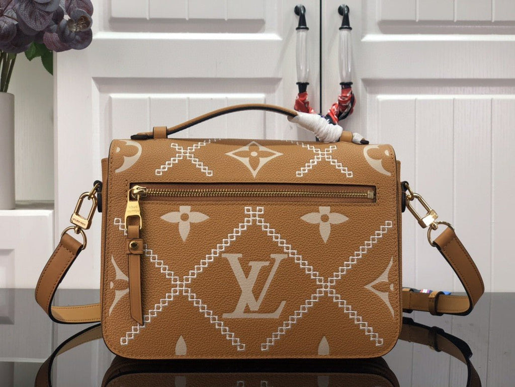 Louis Vuitton M46028 Pochette Metis 25cm Brown