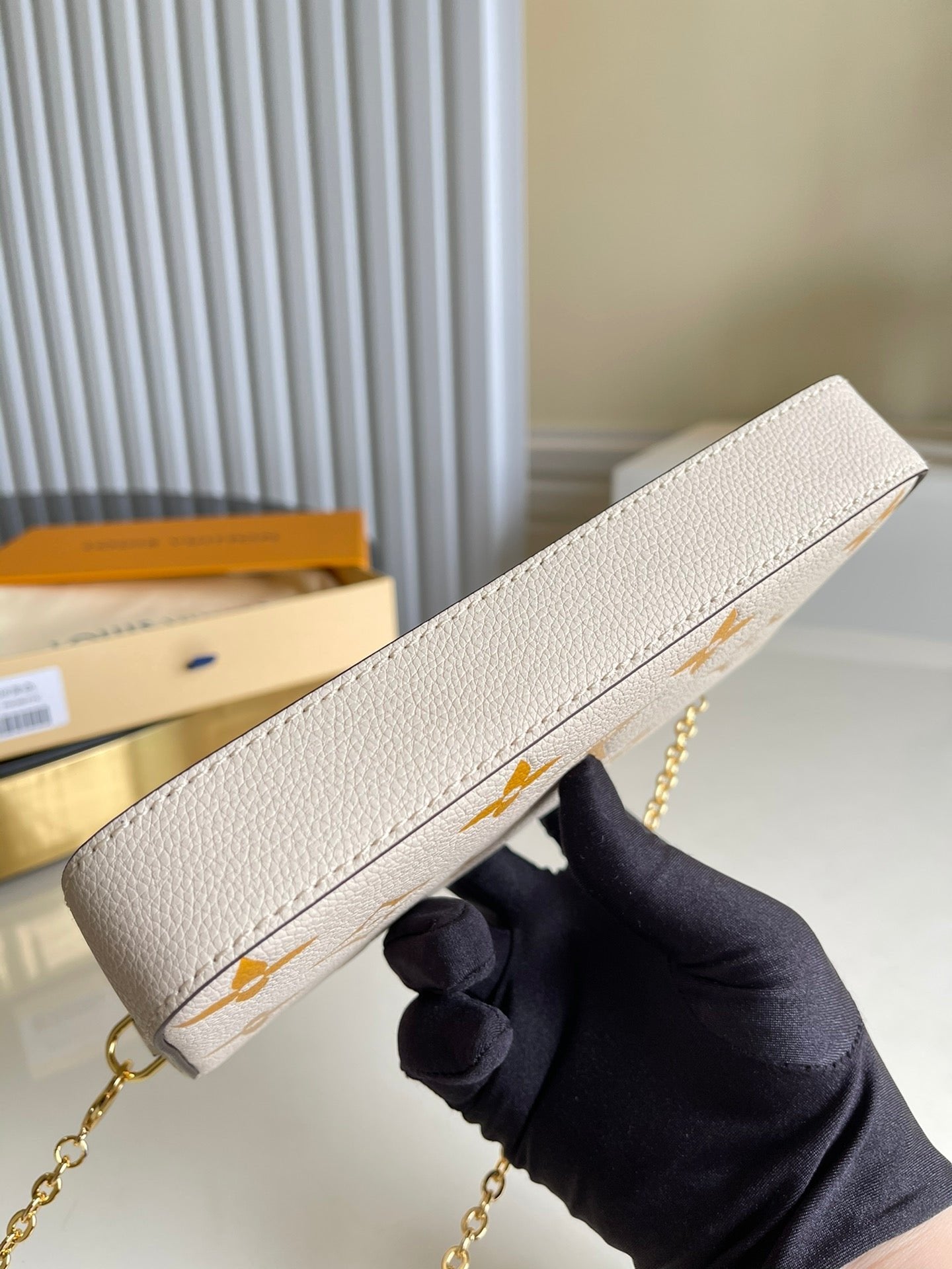 Louis Vuitton Vitorine Wallet 21cm White