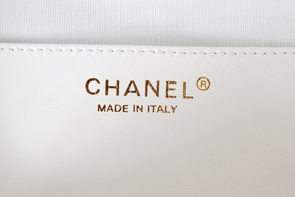 Chanel Mini Heartbag Gold Hardware AS3191 16.5cm White