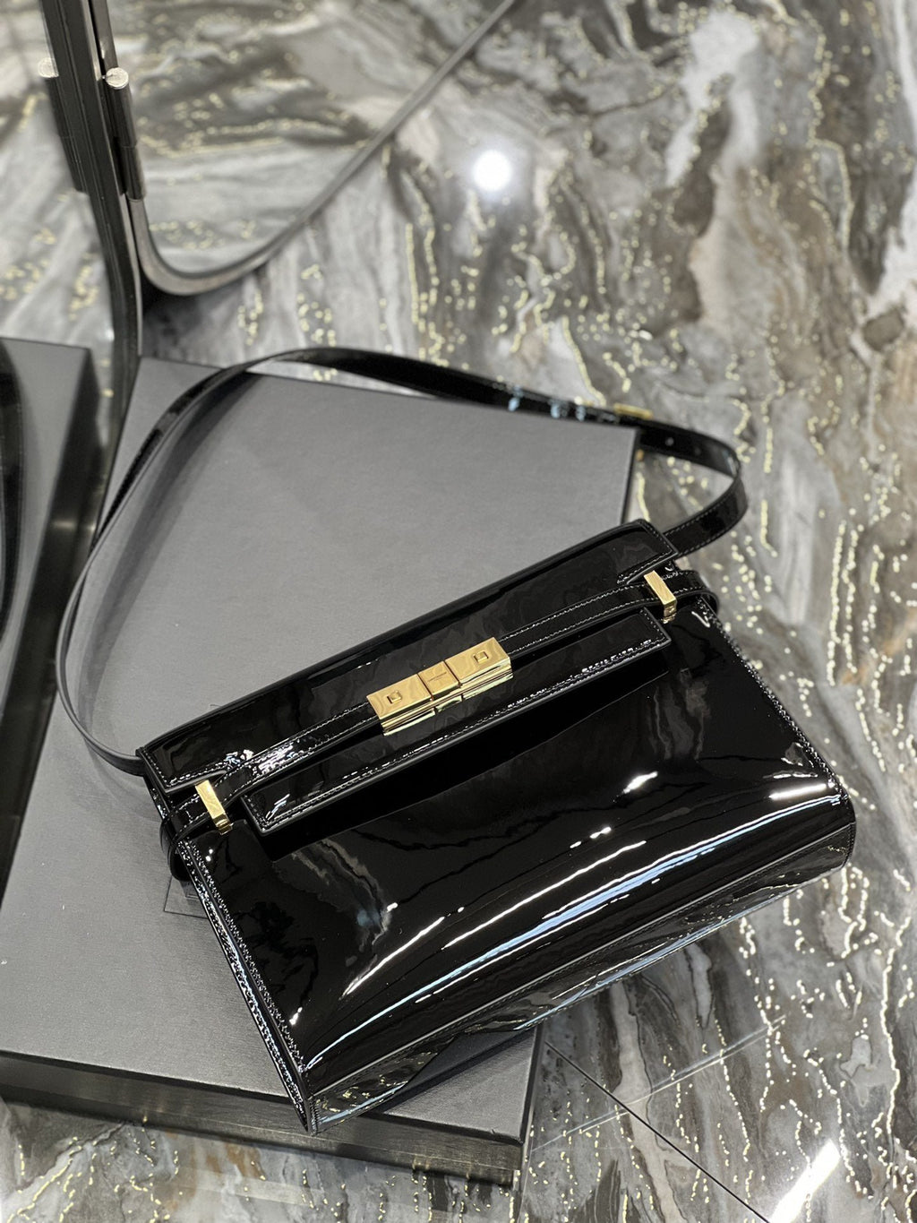 Saint Laurent Manhattan Shoulder Bag 29cm