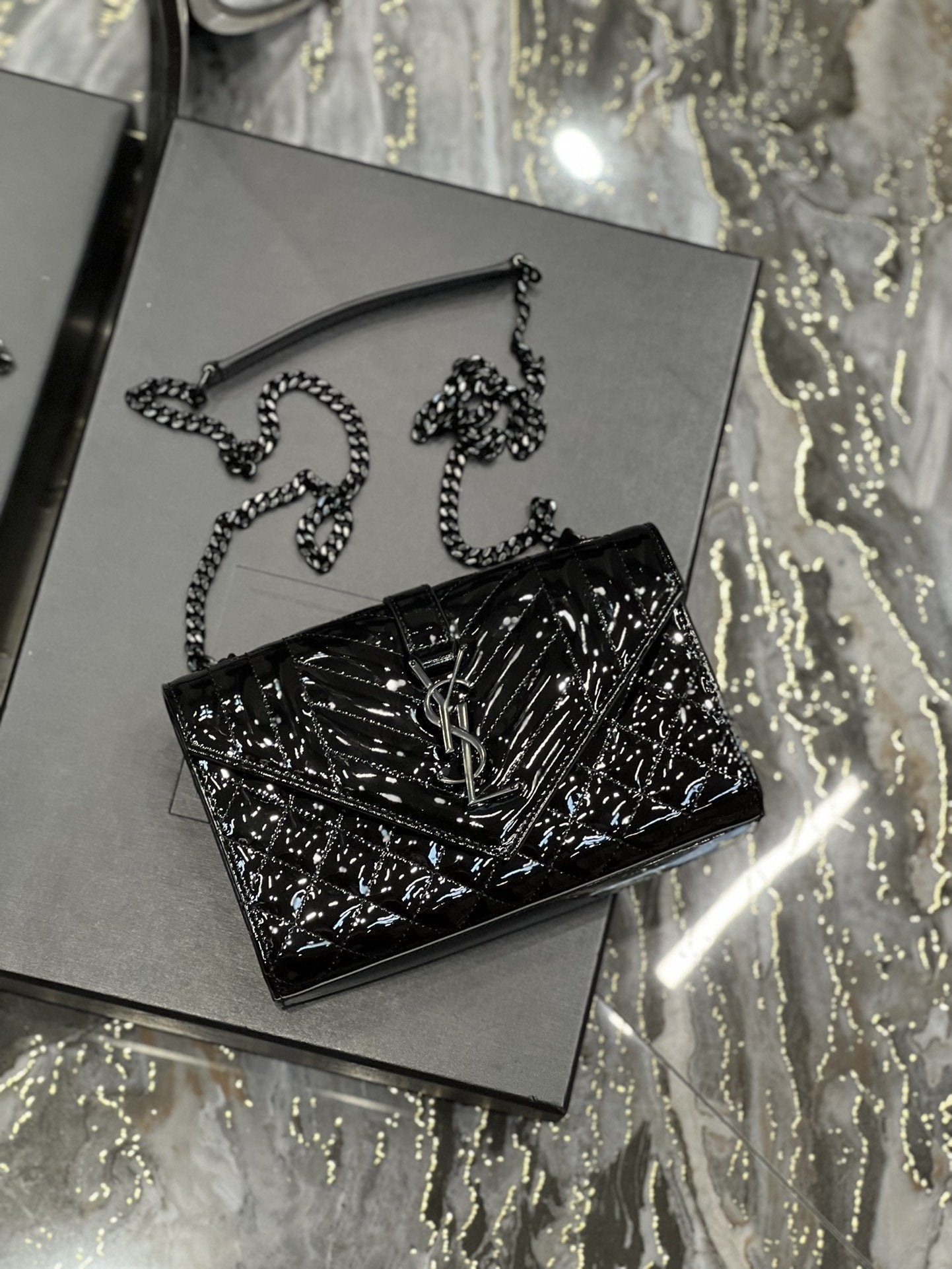Saint Laurent Envelope Bag 21cm
