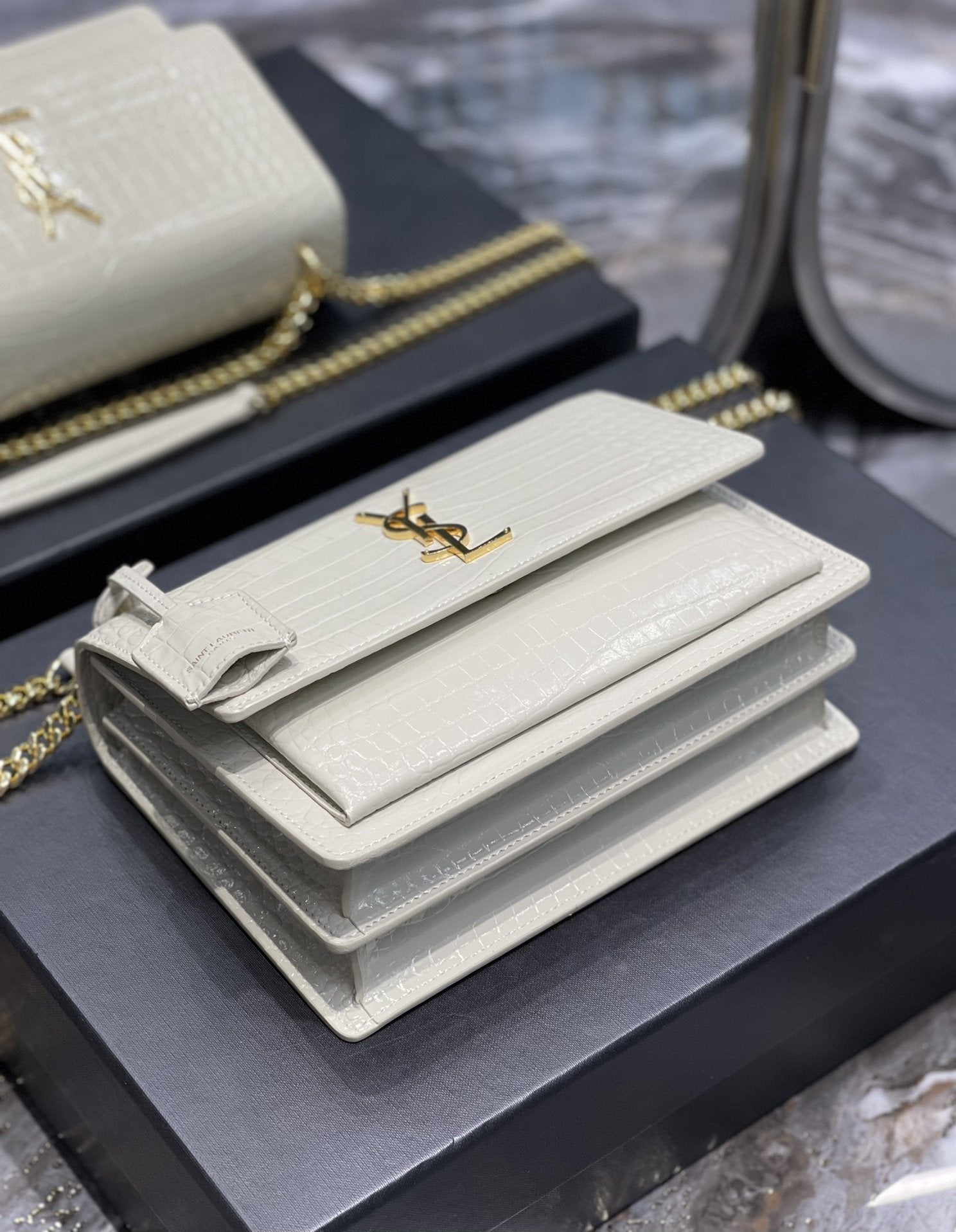 Saint Laurent Sunset Medium Chain Bag 22cm