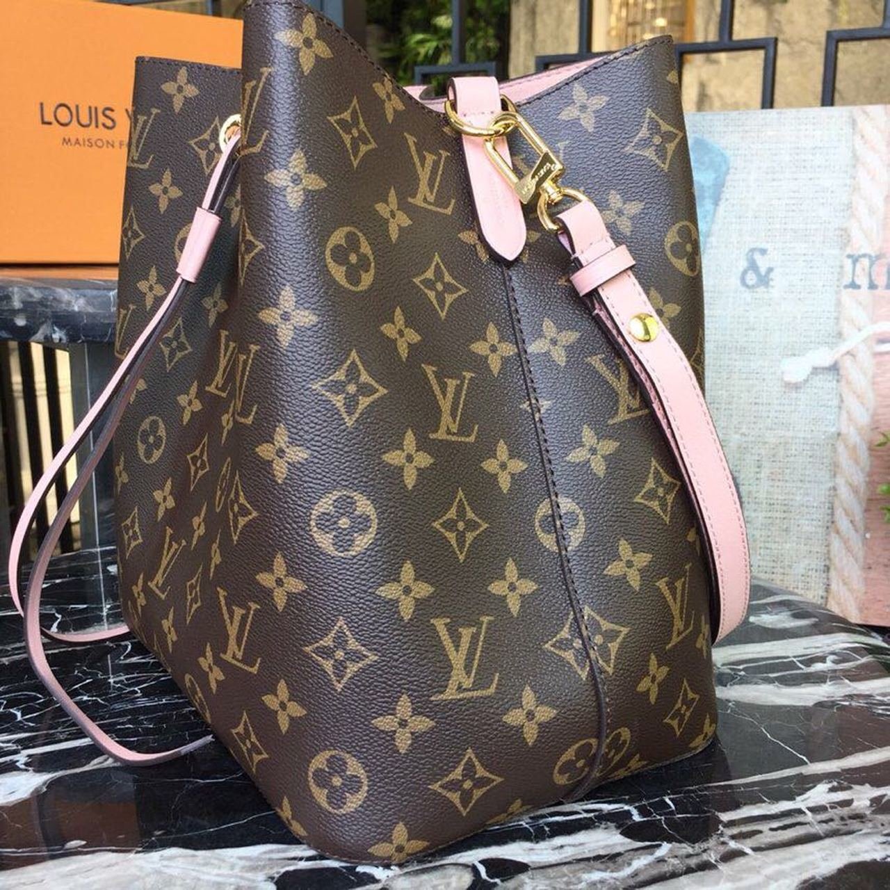 Louis Vuitton NoNo Bucket Bag Monogram Canvas Spring/Summer Collection M44022 Rose Poudre