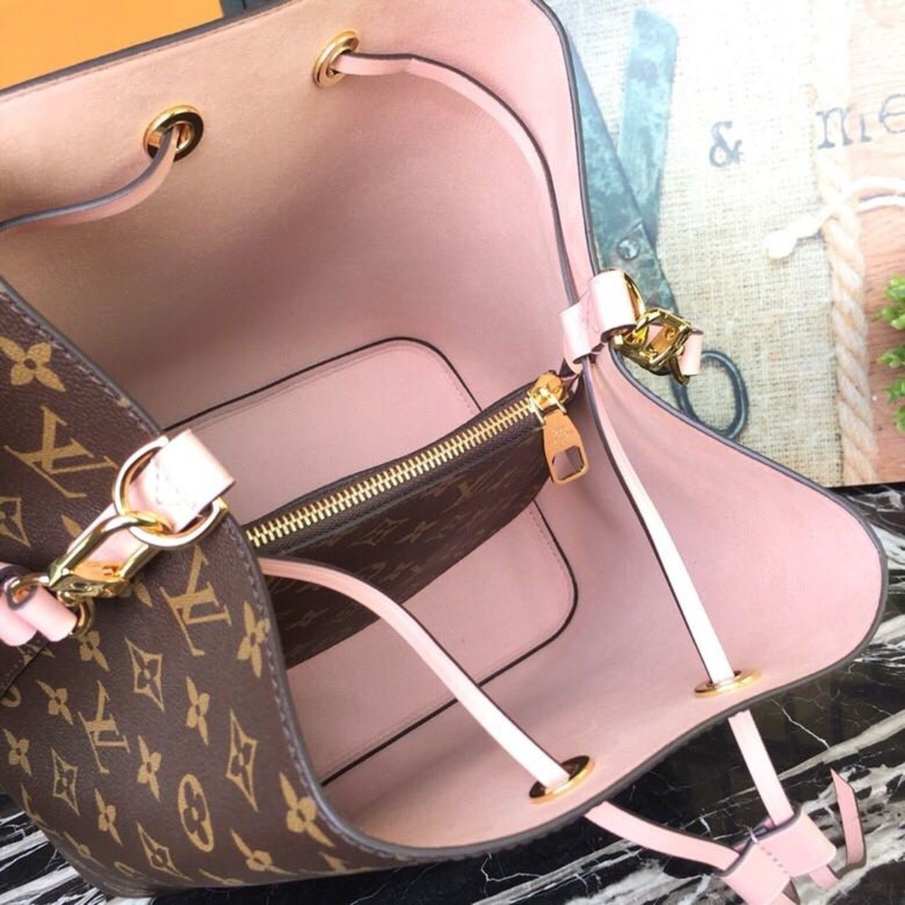 Louis Vuitton NoNo Bucket Bag Monogram Canvas Spring/Summer Collection M44022 Rose Poudre