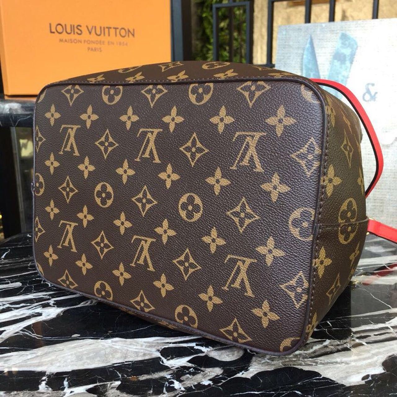 Louis Vuitton NoNo Bucket Bag Monogram Canvas Spring/Summer Collection M44020 Coquelicot