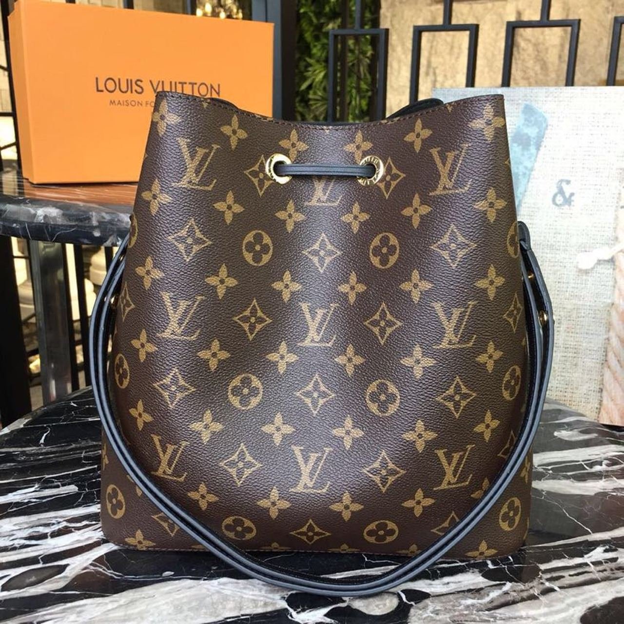 Louis Vuitton NoNo Bucket Bag Monogram Canvas Spring/Summer Collection M44020 Black