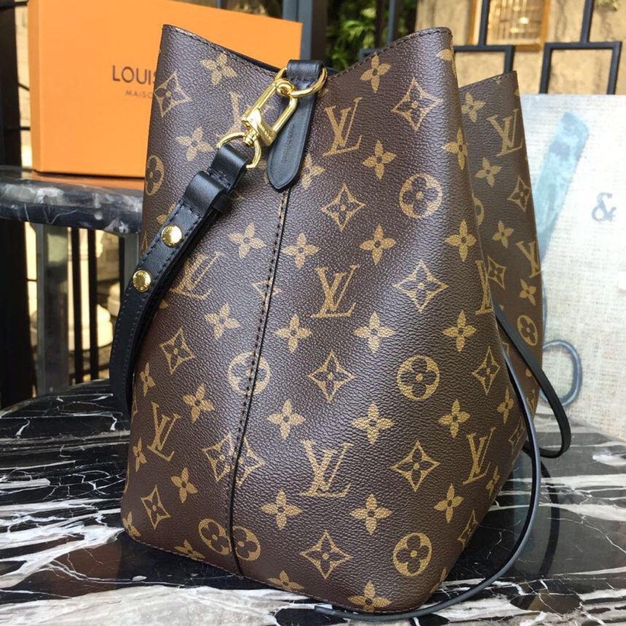 Louis Vuitton NoNo Bucket Bag Monogram Canvas Spring/Summer Collection M44020 Black