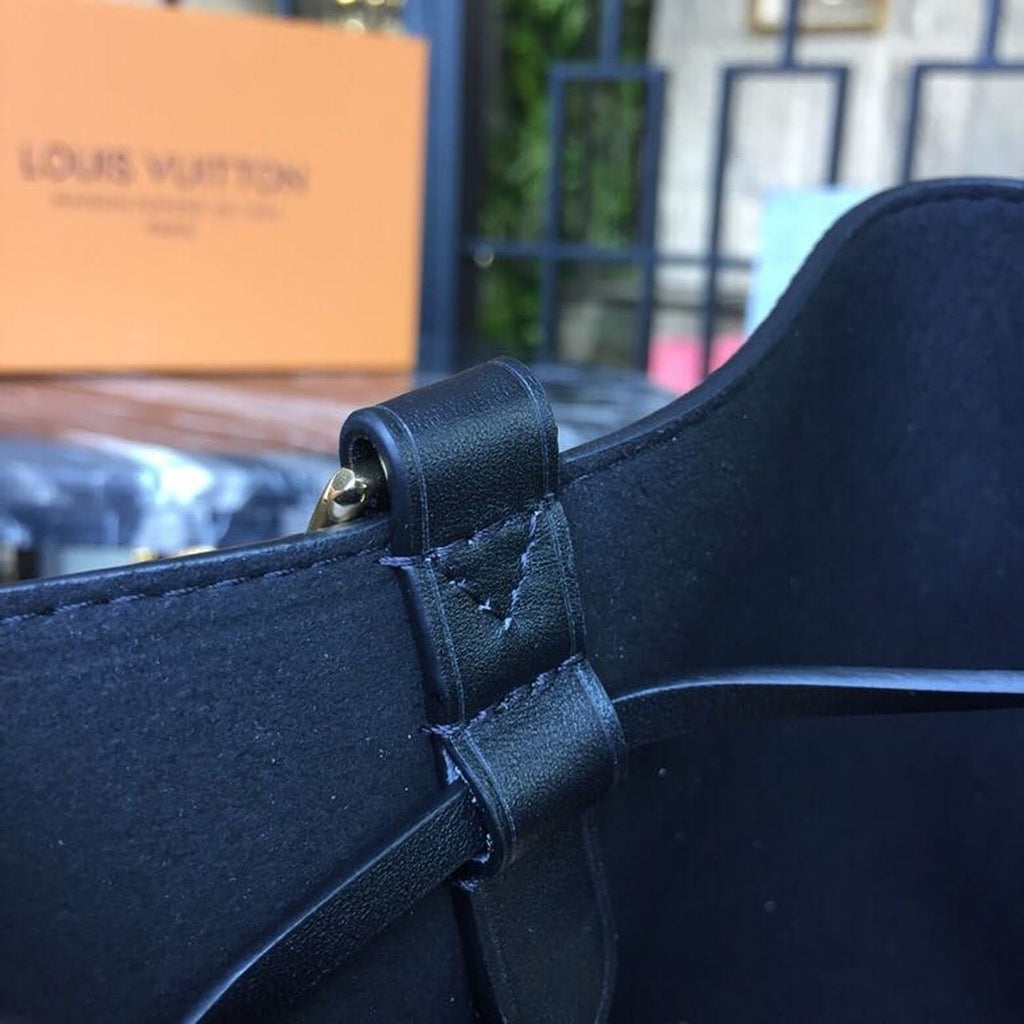 Louis Vuitton NoNo Bucket Bag Monogram Canvas Spring/Summer Collection M44020 Black