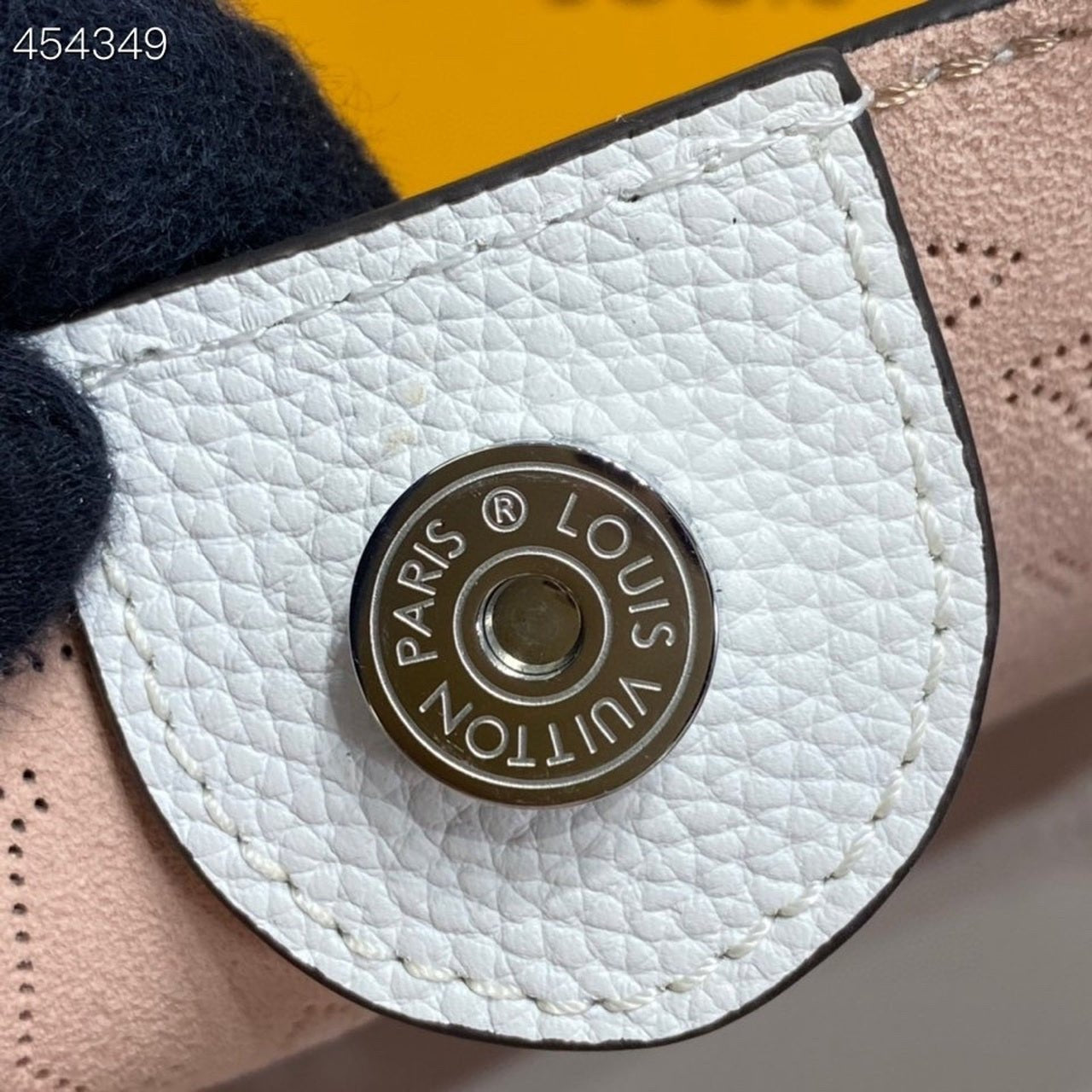 Louis Vuitton Hina PM Bag 22cm Mahina Calfskin Leather Spring/Summer Collection M57858 Gradient Pink
