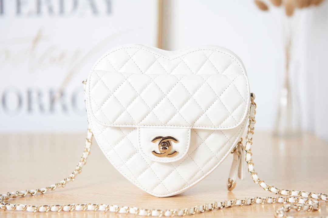 Chanel Mini Heartbag Gold Hardware AS3191 16.5cm White