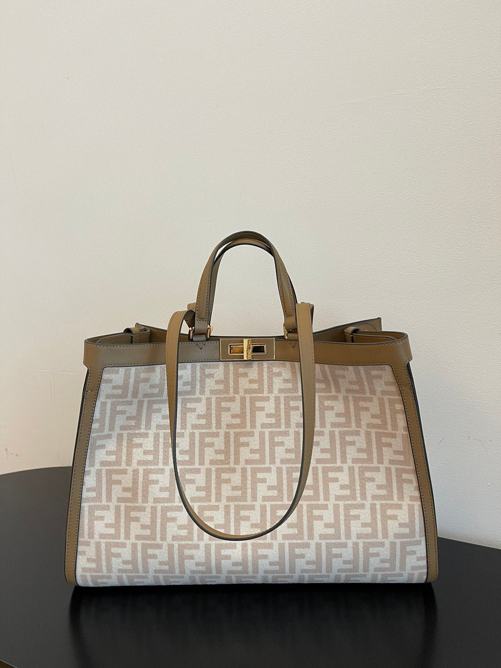 Fendi Peekaboo X-tote Bag 41cm Beige