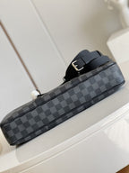 Louis Vuitton Porte Documents Voyage PM 35cm