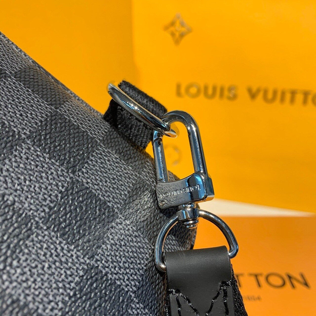 Louis Vuitton Avenue Sling Bag 32cm Damier Graphite Canvas Spring/Summer Collection M41719, Black