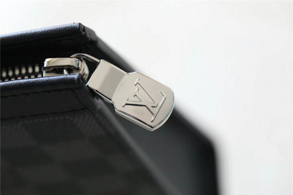 Louis Vuitton Pochette Voyage MM 27cm