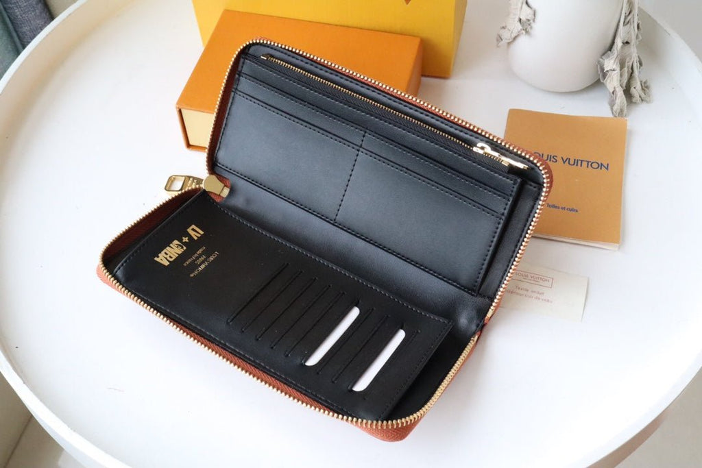 Louis Vuitton Multiple Wallet Damier 19cm Brown