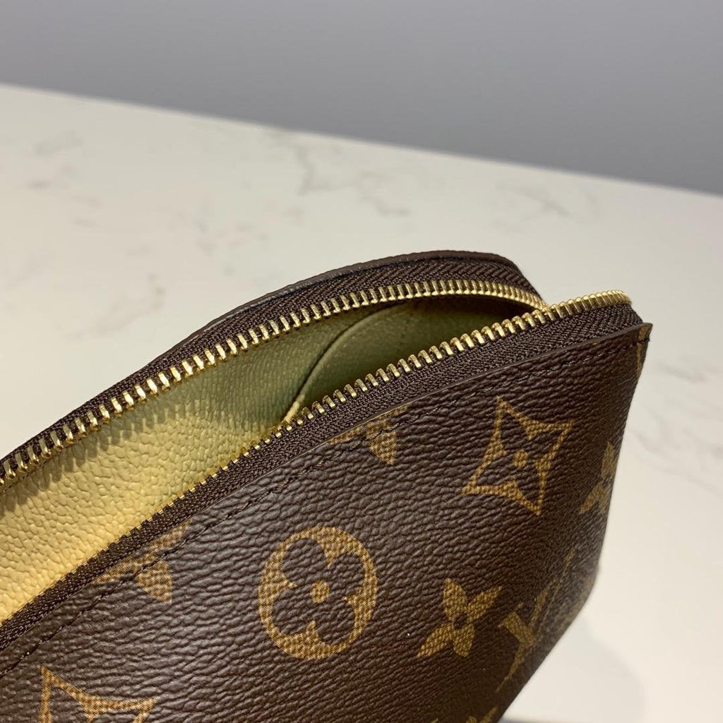 Louis Vuitton Cosmetic Pouch 19cm Brown