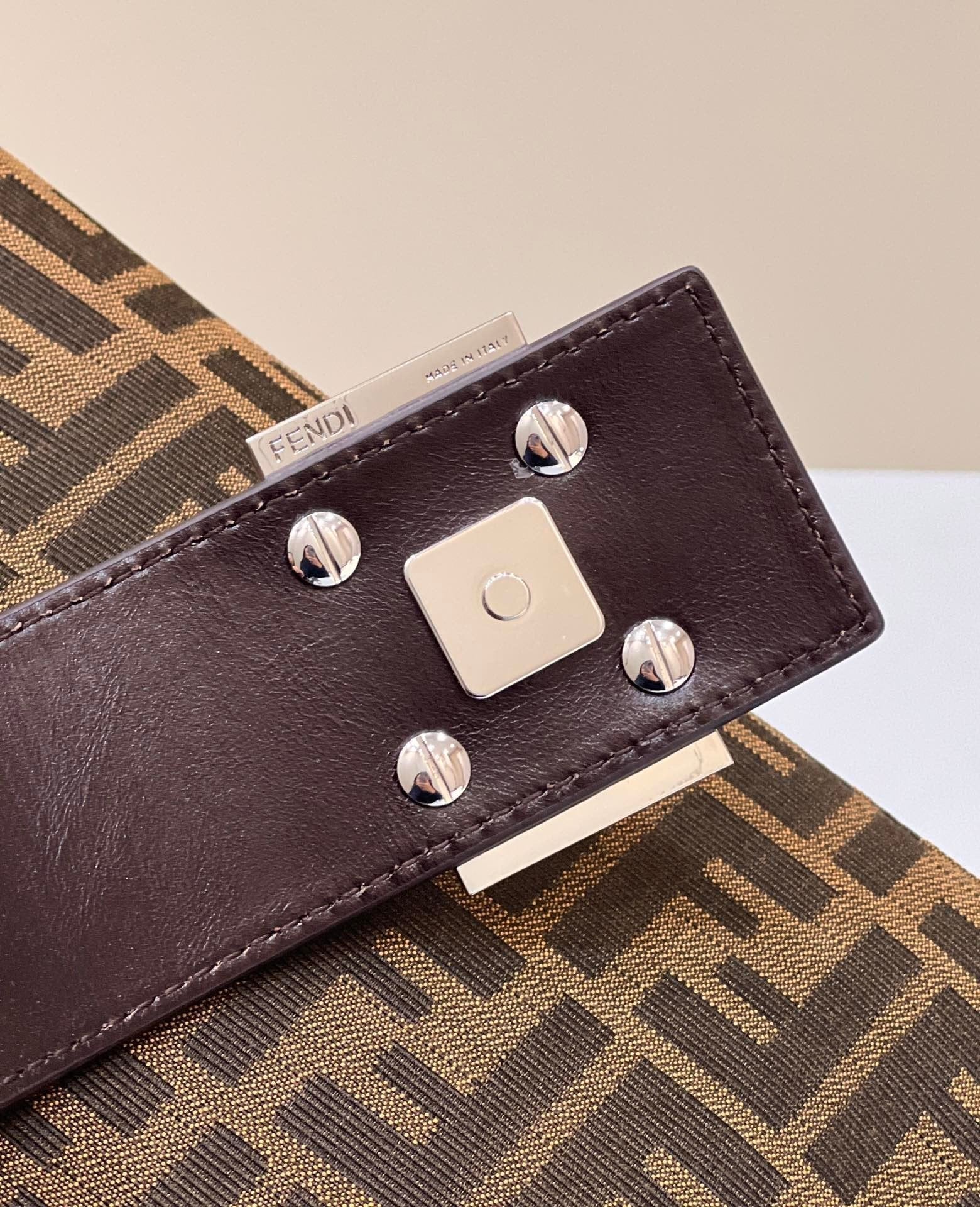Fendi Baguette Tote 28cm Brown