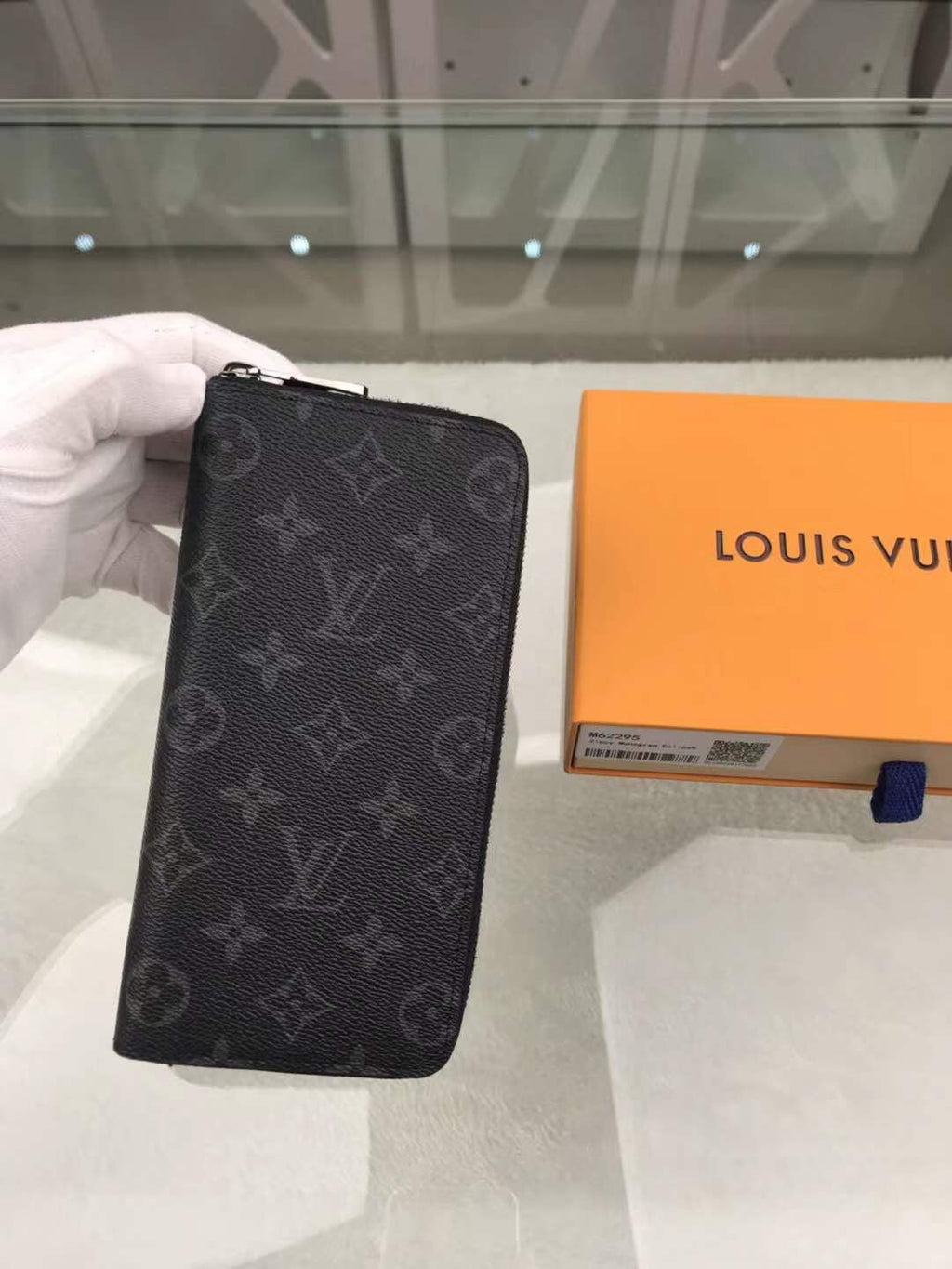 Louis Vuitton Zippy Vertical Wallet 20cm