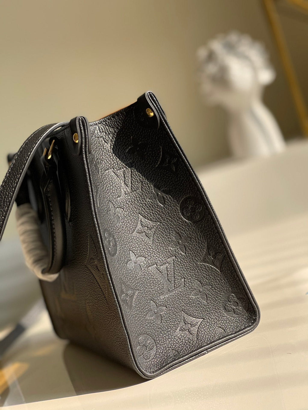 Louis Vuitton Handle Bag 25cm All Black