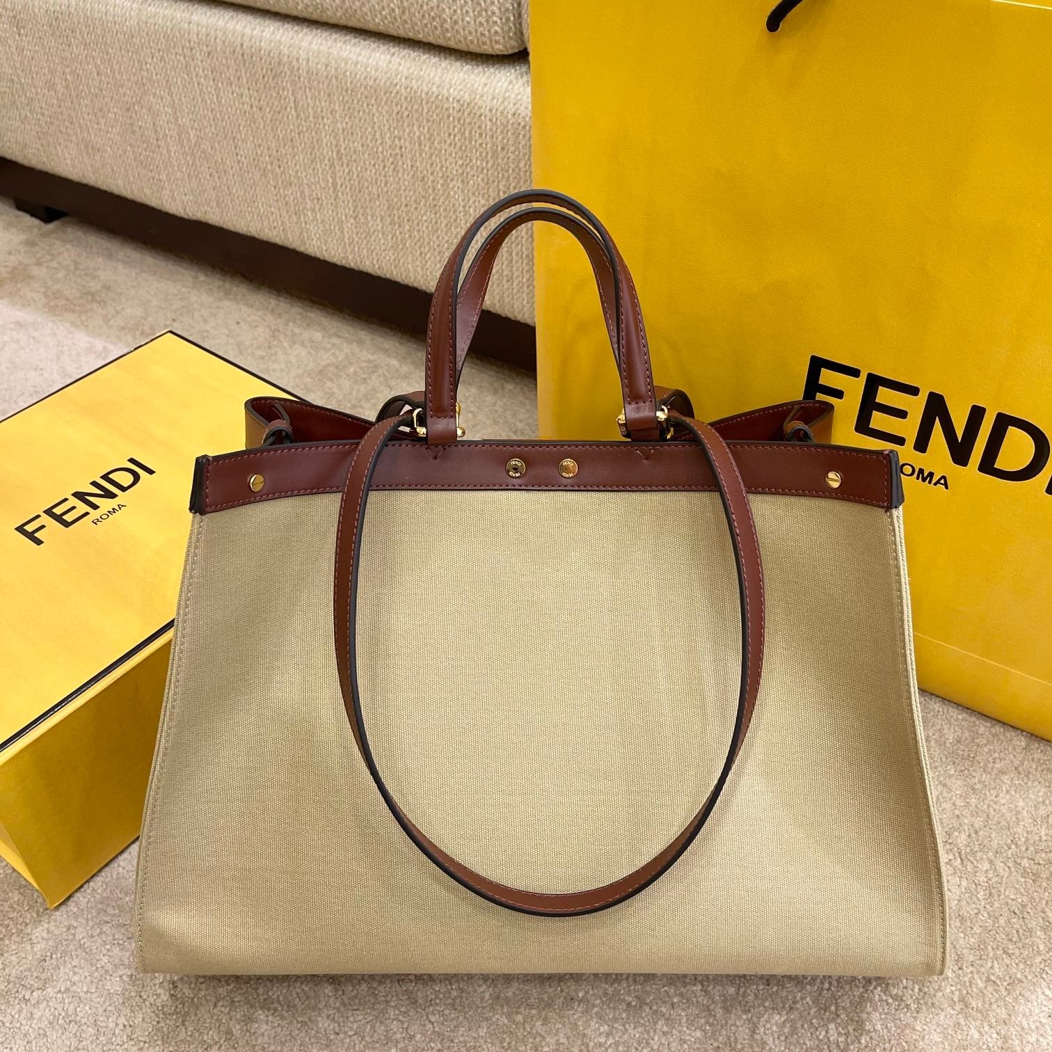 Fendi Peekaboo X-tote Bag 41cm Cream