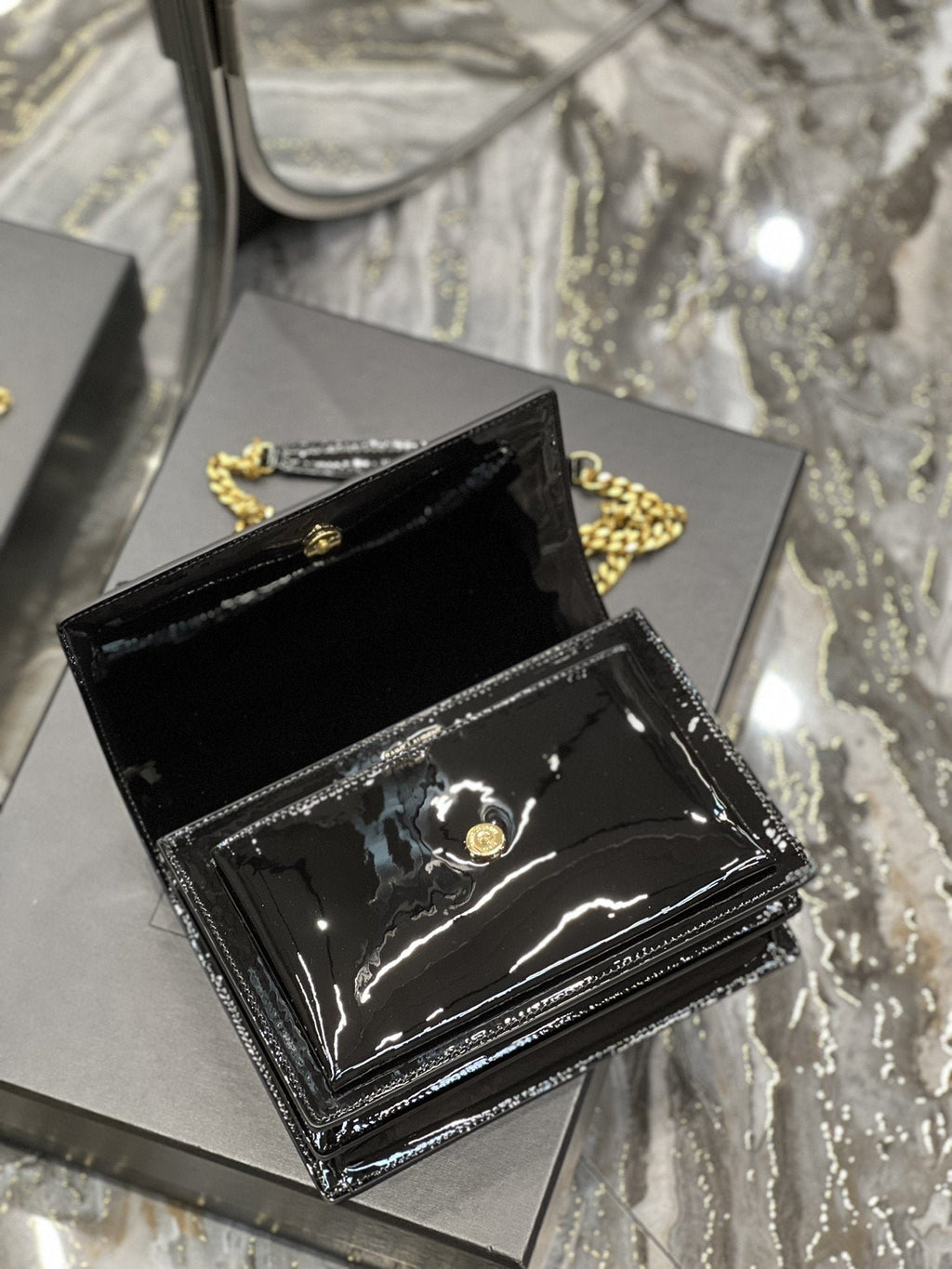 Saint Laurent Sunset Medium Chain Bag 22cm