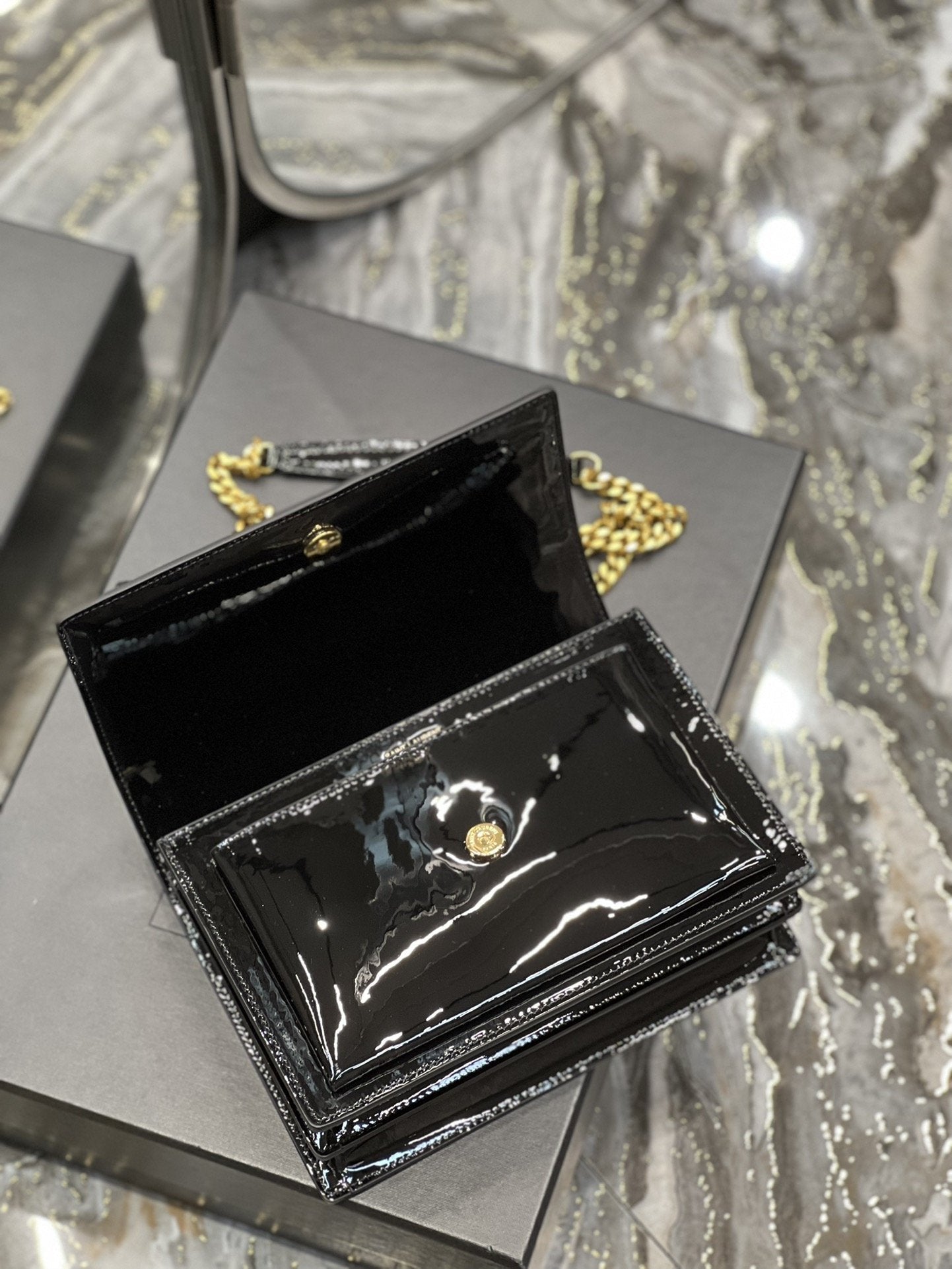 Saint Laurent Sunset Medium Chain Bag 22cm