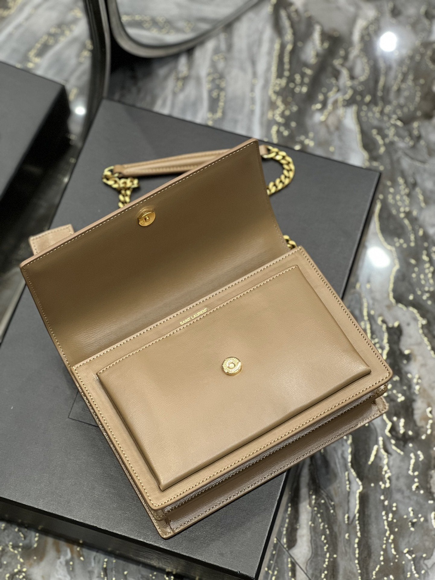 Saint Laurent Sunset Medium Chain Bag 22cm