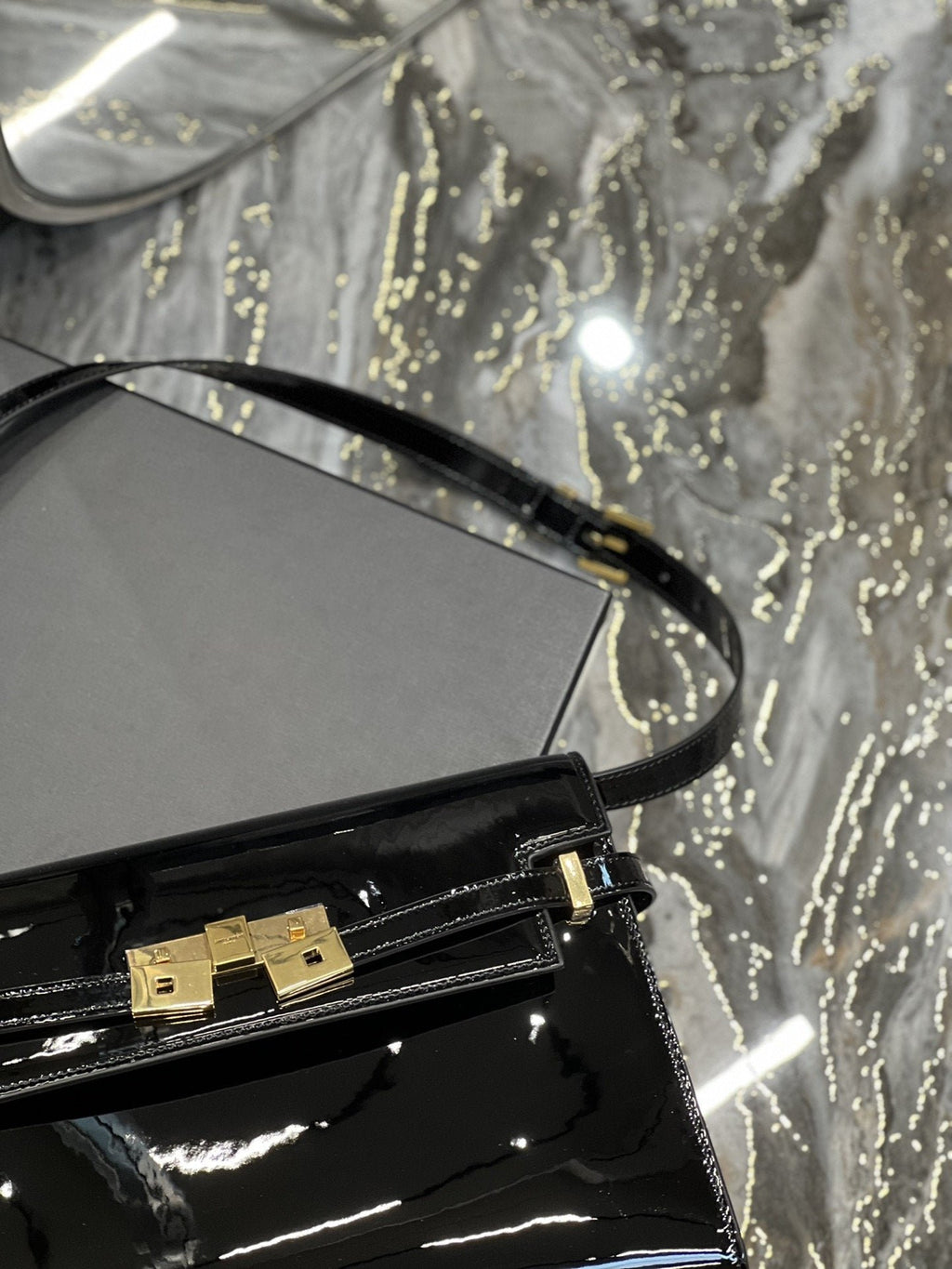 Saint Laurent Manhattan Shoulder Bag 29cm