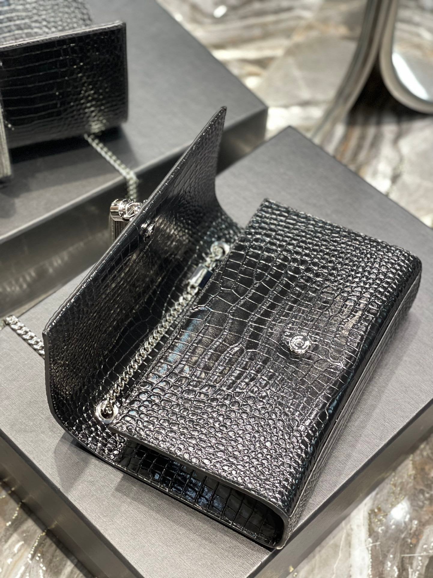Saint Laurent Kata Medium Chain Bag With Tassel 24cm