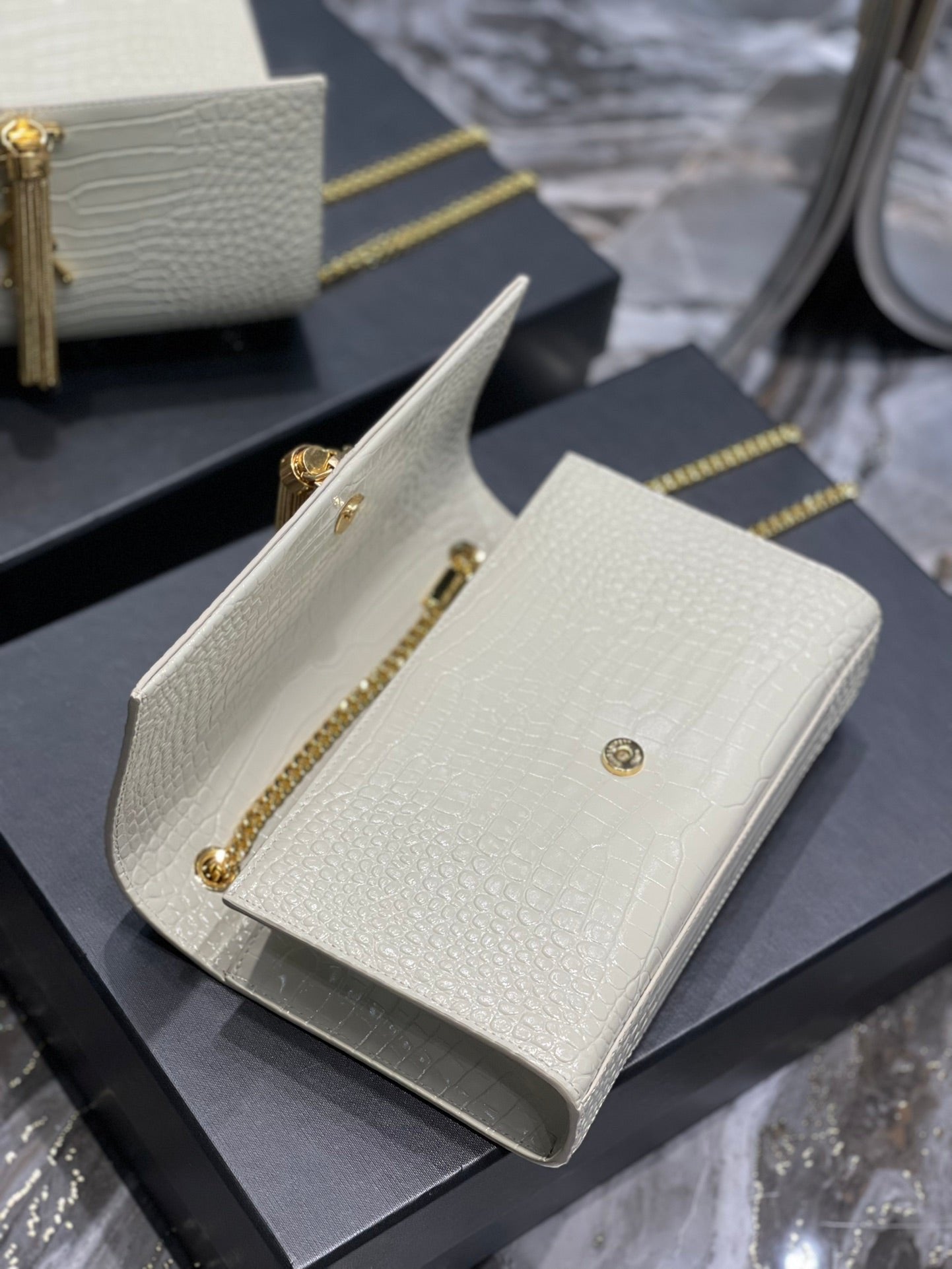 Saint Laurent Kata Medium Chain Bag With Tassel 24cm