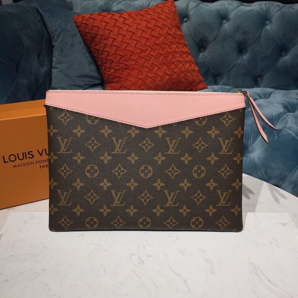 Louis Vuitton Daily Pouch Bag 30cm Monogram Canvas Spring/Summer Collection M62942, Rose Poudre