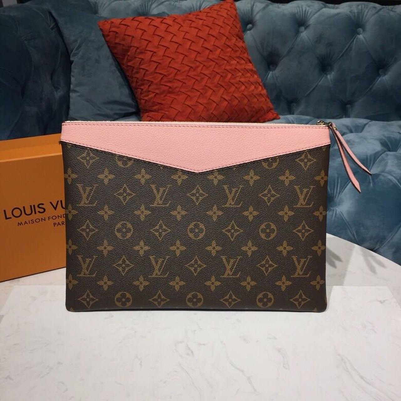 Louis Vuitton Daily Pouch Bag 30cm Monogram Canvas Spring/Summer Collection M62942, Rose Poudre
