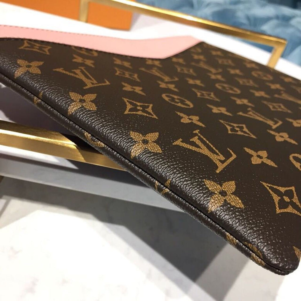 Louis Vuitton Daily Pouch Bag 30cm Monogram Canvas Spring/Summer Collection M62942, Rose Poudre