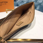 Louis Vuitton Daily Pouch Bag 30cm Monogram Canvas Spring/Summer Collection M64591, Sesame