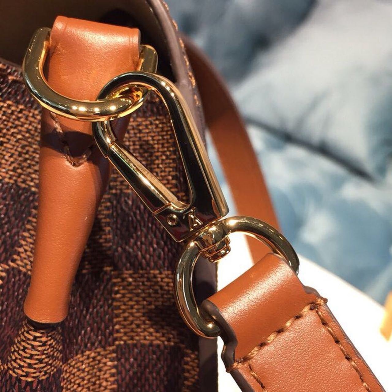 Louis Vuitton Trendy Crossbody Bag Damier Ebene Canvas Spring/Summer Collection N40147, Venus